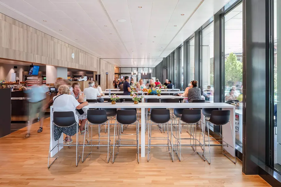 Gastronomie im Erdgeschoss des Anna-Seiler-Hauses