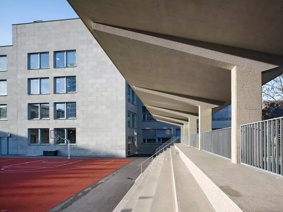 Tribüne Treppen