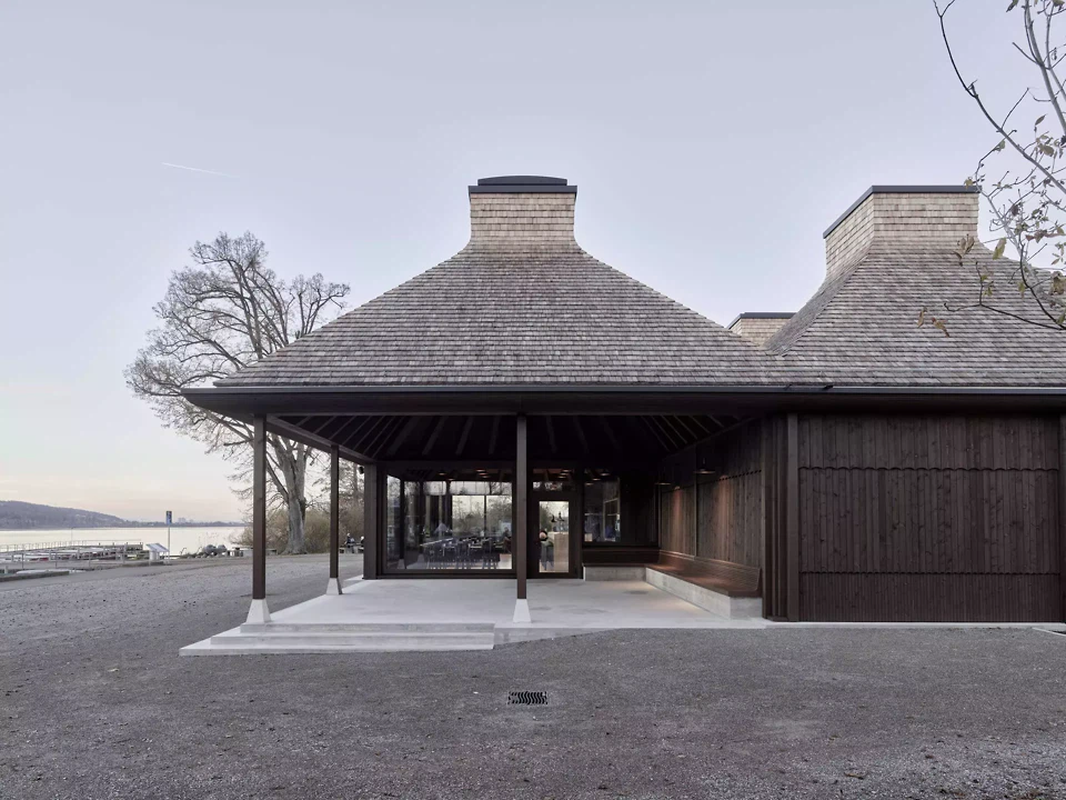 Restaurant au bord du lac