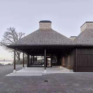Restaurant au bord du lac