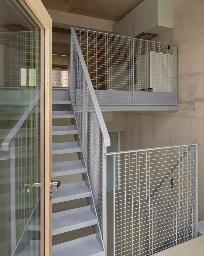 Atelierwohnung, Eingang von der Strasse