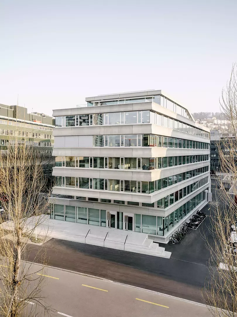Offene Geste zum Stadtraum