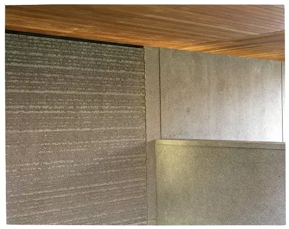 balcon sur patio couvert avec revêtement du sous-face en bois