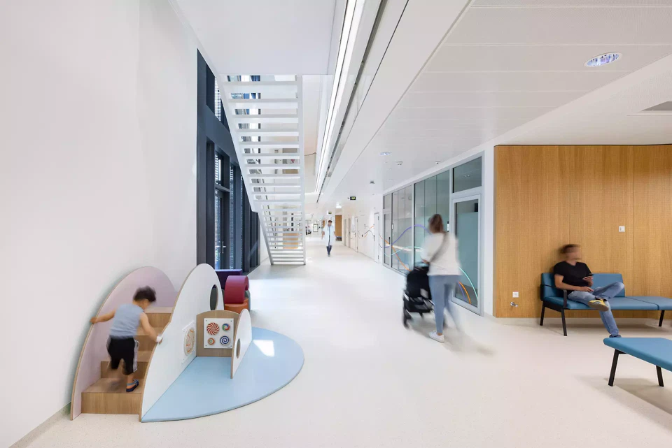 Hôpital des enfants – zone d'attente et de jeu