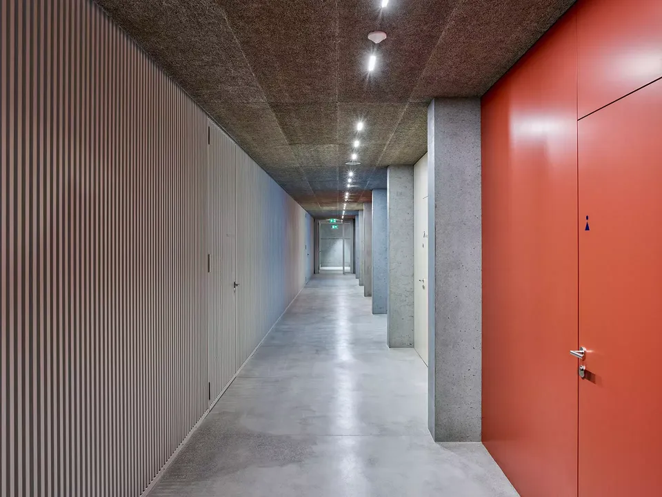 Gang Doppelsporthalle