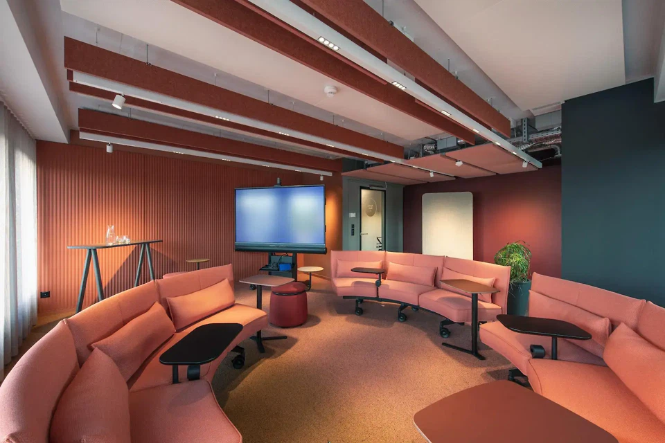 MS Reinsurance Büro – Meeting Room