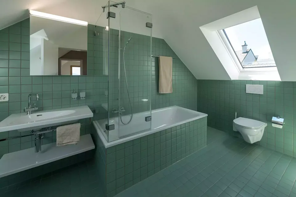 Badezimmer im Holzteil