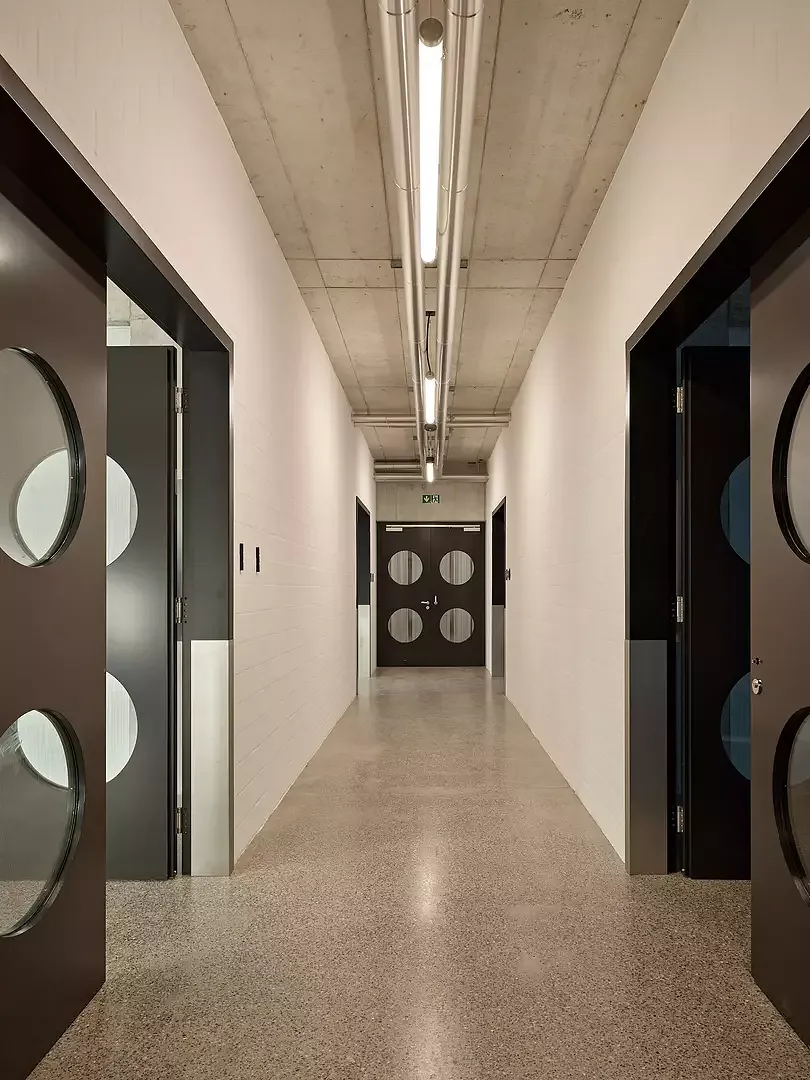 Mittige Erschliessung eines Gewerbegeschosses