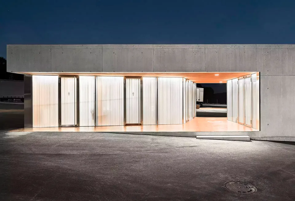 Façade nord nuit | Wileroltigen