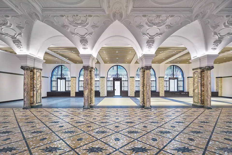 Ehemalige Schalterhalle 2