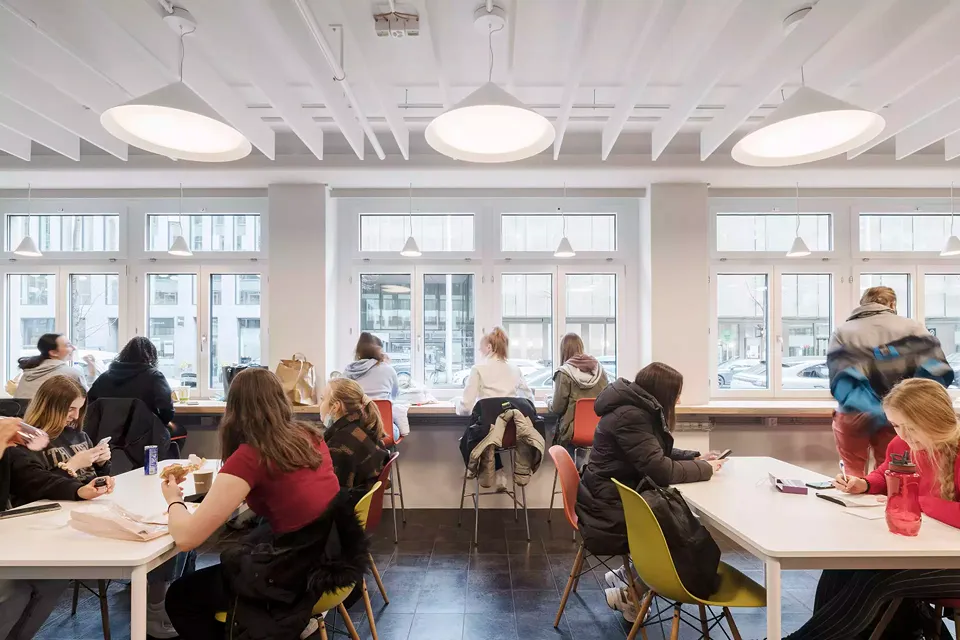 Alltag - Workspace Arbeiten / Verpflegung