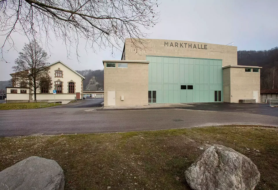 Sägegassturnhalle und Markthalle, Fassade Süd