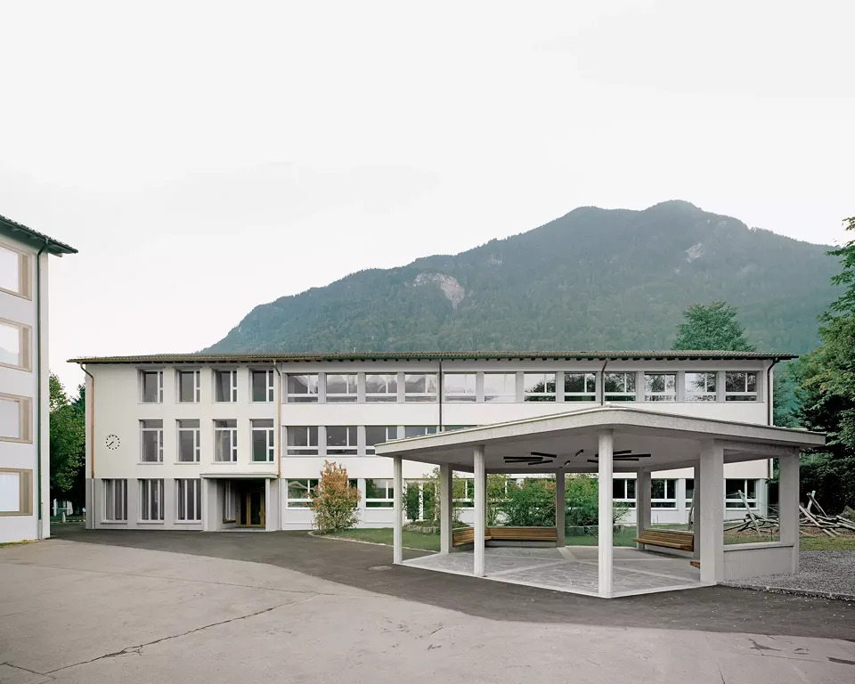 Schulhauserweiterung mit Pavillon