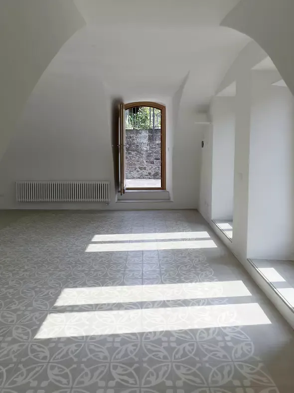 Taverne im Untergeschoss (Foto: Ulrich Stockhaus)