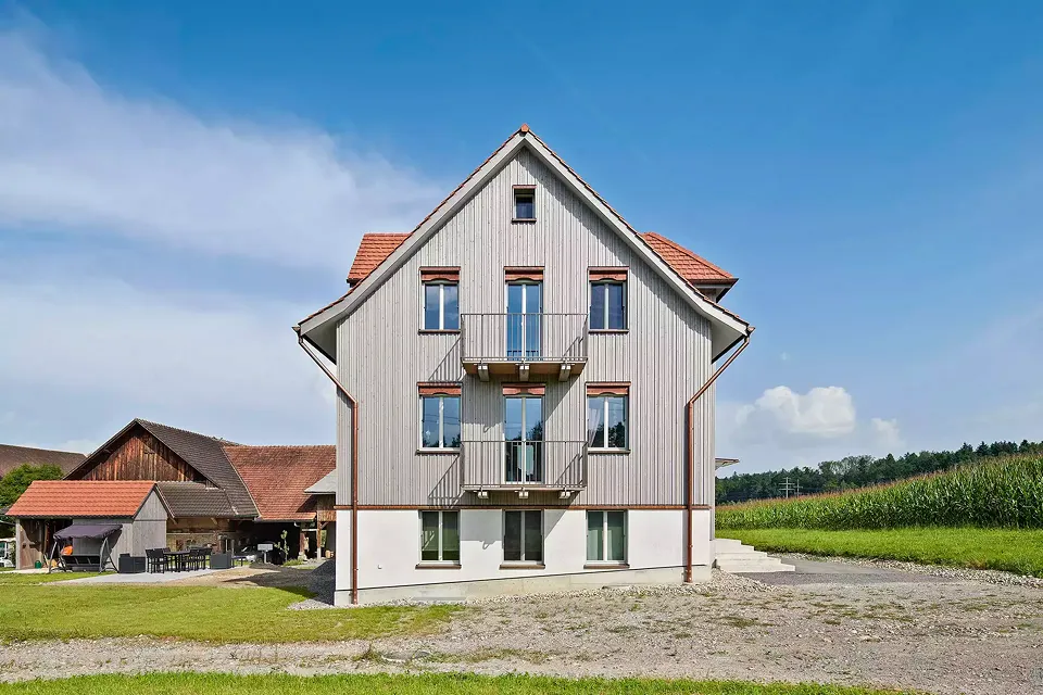 Südfassade ohne Markisen
