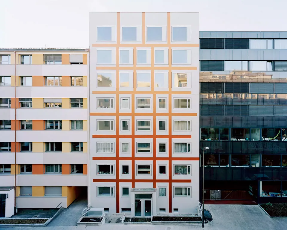 Strassenfassade
