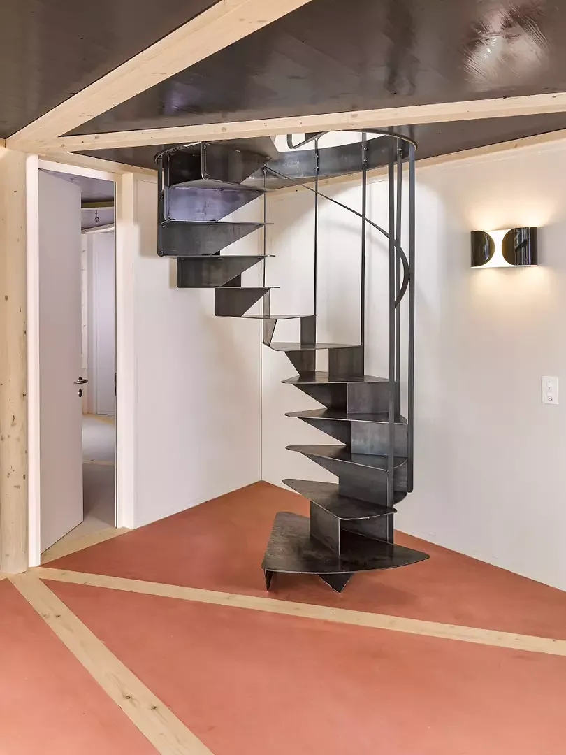 Zelthaus Innen EG Treppe