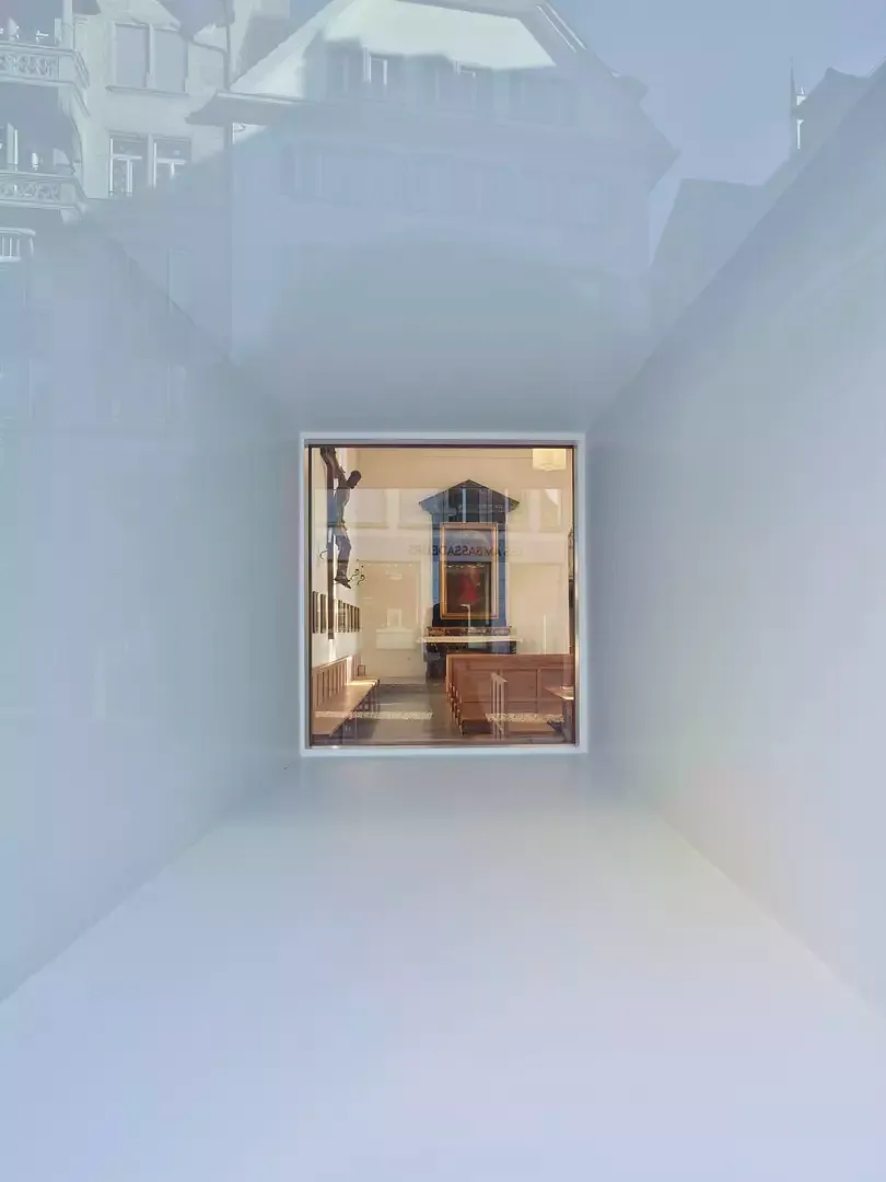 Neue Einblicke (Fenster in neuer Vitrine)