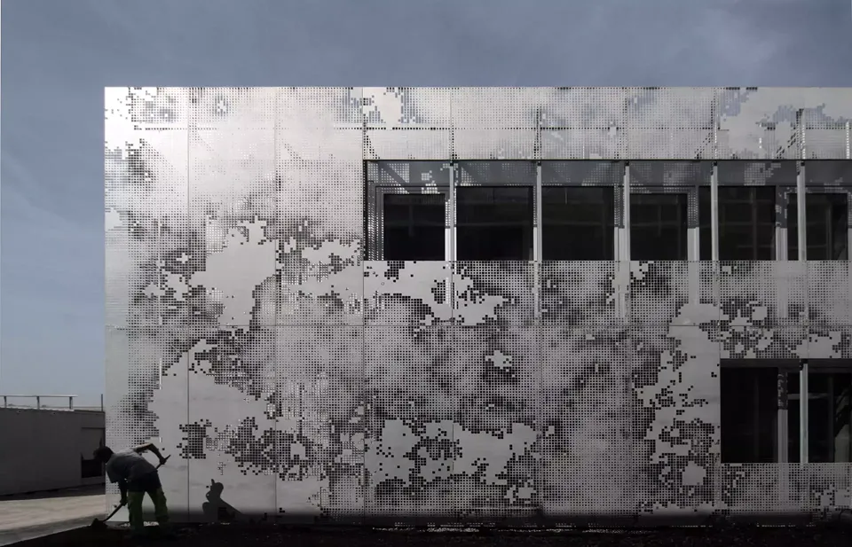 Façade perforée B3