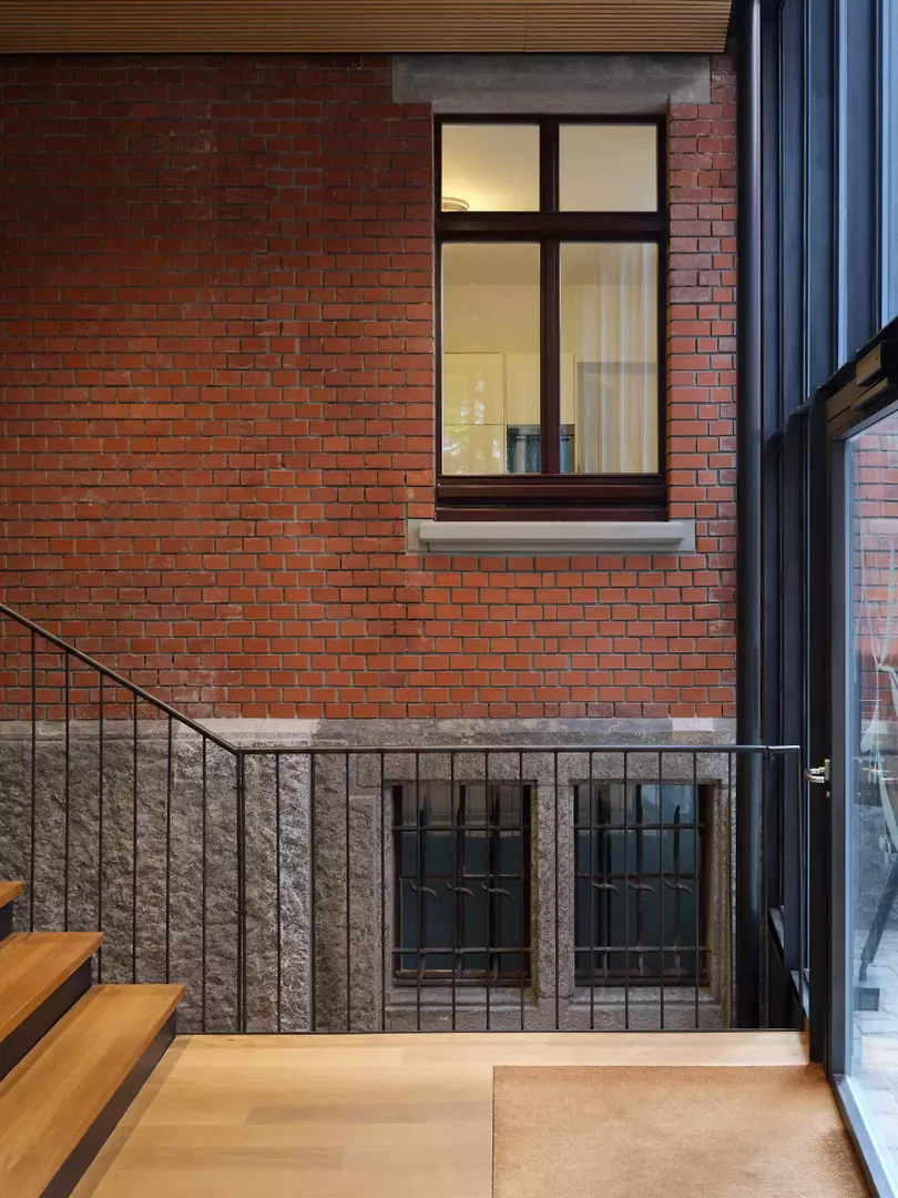 Eingang Geburtshaus / Anschluss Villa