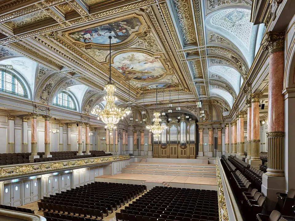 Der grosse Saal der Tonhalle wurde dem ursprünglichen Zustand von 1895 angenähert.