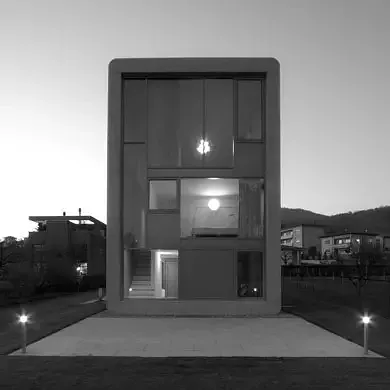 Façade est
