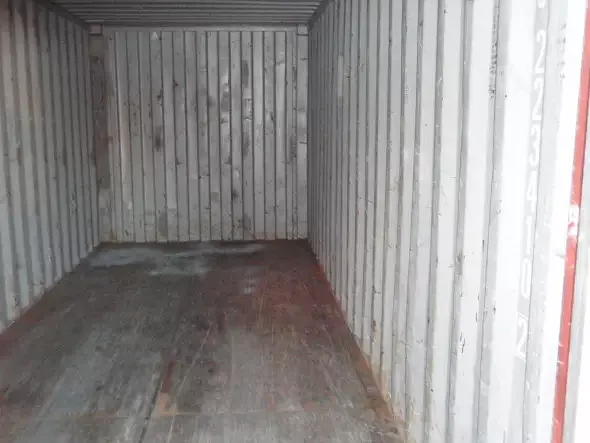 Schiffscontainer innen