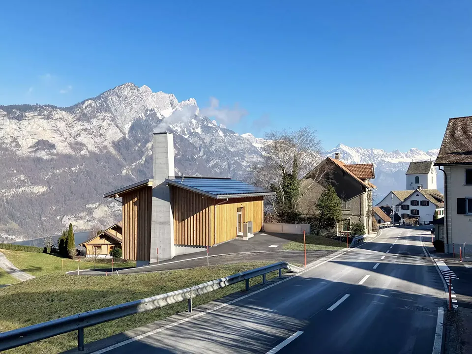 Südseitige Dorfeinfahrt