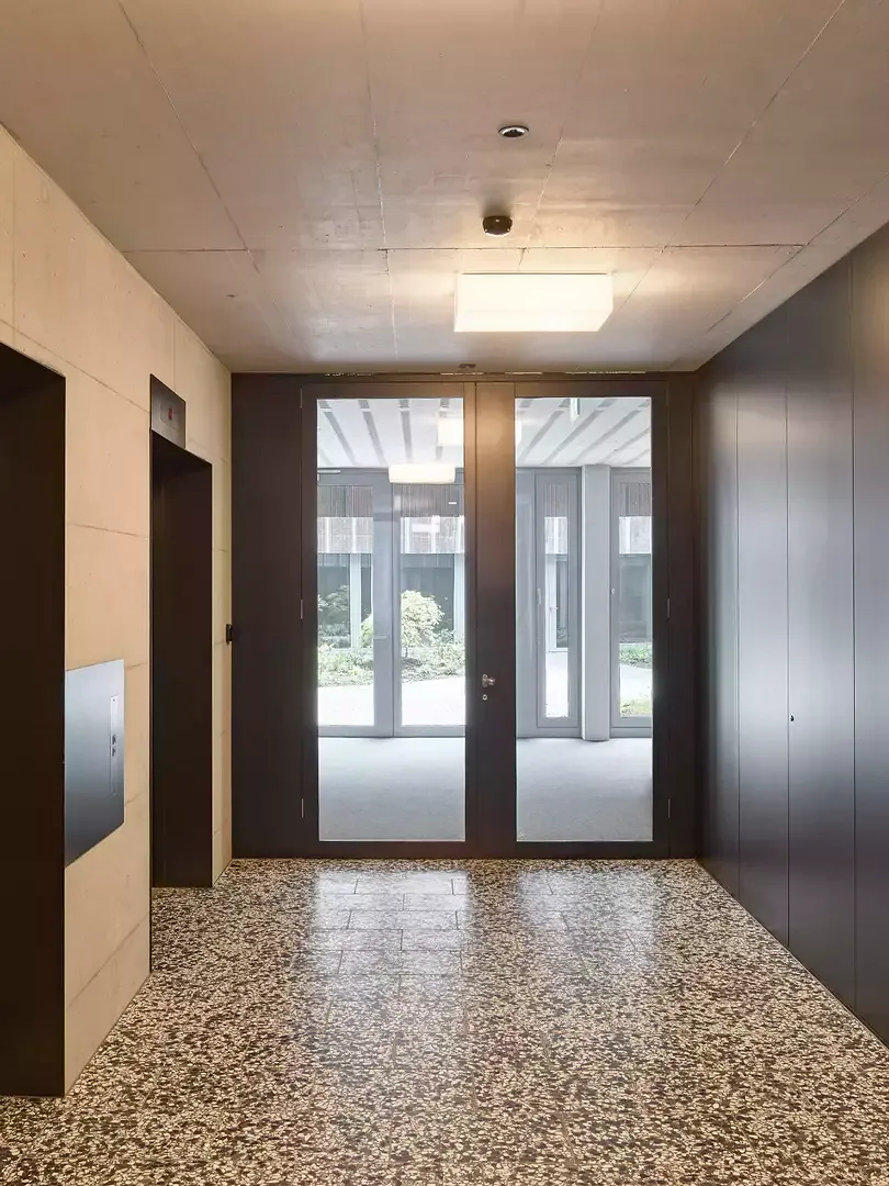 2. Obergeschoss Blick ins Bürogeschoss mit Innenhof