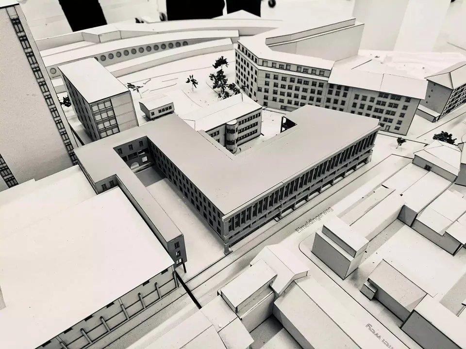 Franck-Areal, Bâle 1:100, projet avec la nouvelle place du Tanzhaus (Eda Buldas & Nevin Demircioglu, semestre BSc)