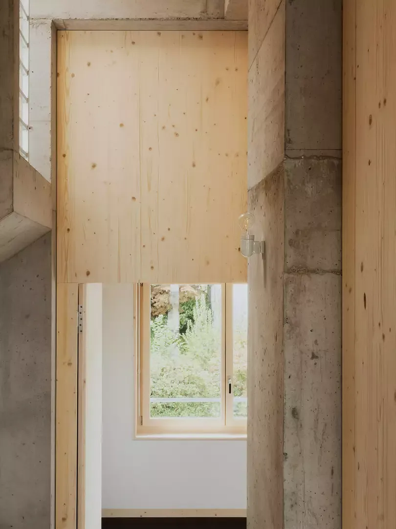 Treppenhaus zu Zimmer
