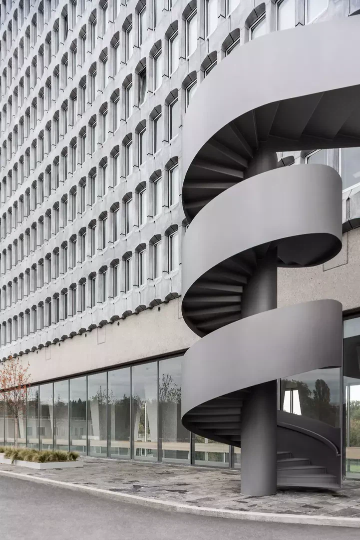 Eingangsfassade mit Treppe, Internationale Arbeitsorganisation, Genf