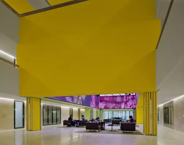 Hall central