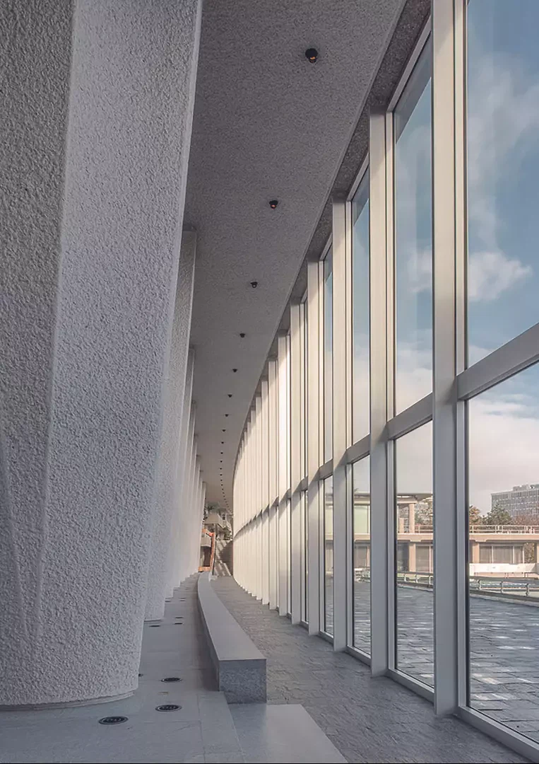 Façade du Hall des Colonnades