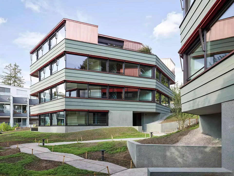Aussenperspektive von Haus 2 auf Haus 1