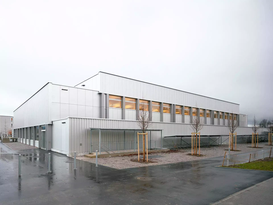 Setzung stärkt die Nord-Süd-Achse und die Abfolge der Aussenräume