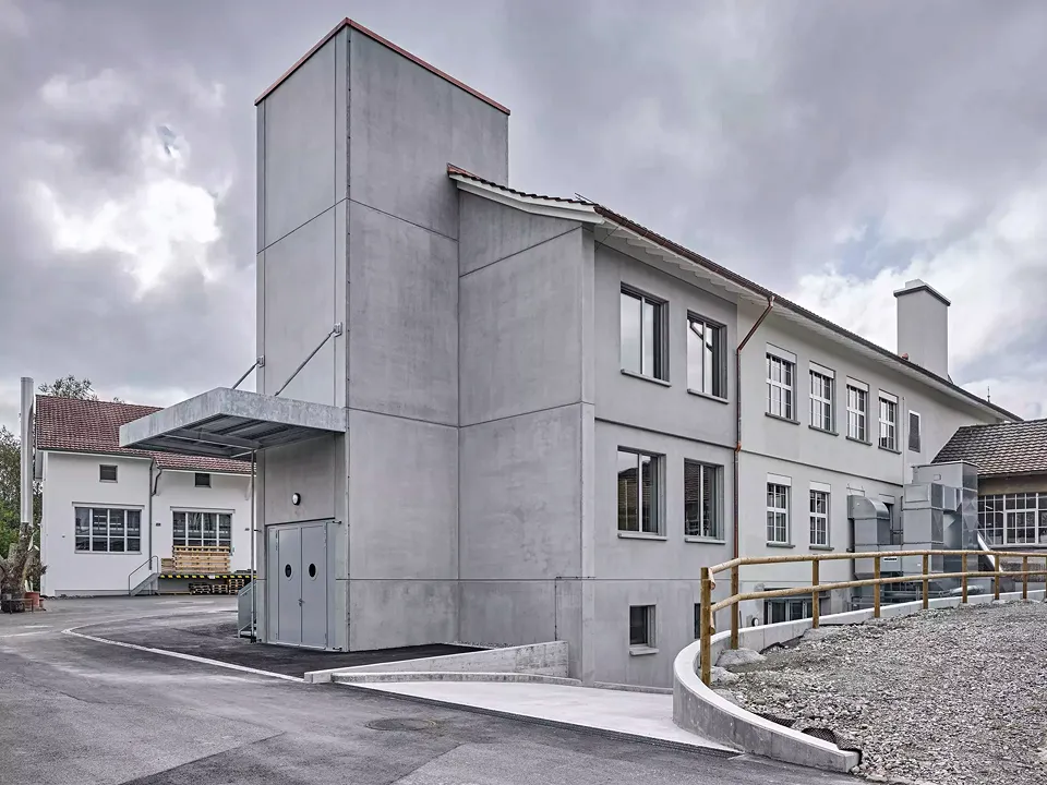Anbau mit neuer Zufahrtsrampe