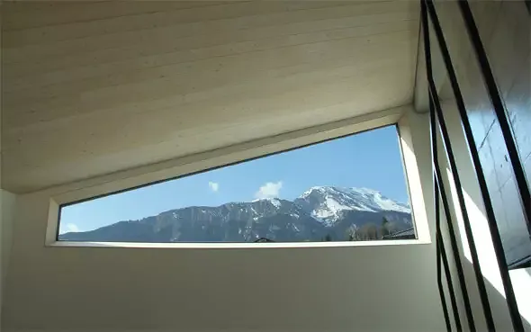 Vue depuis l'escalier sur le massif.