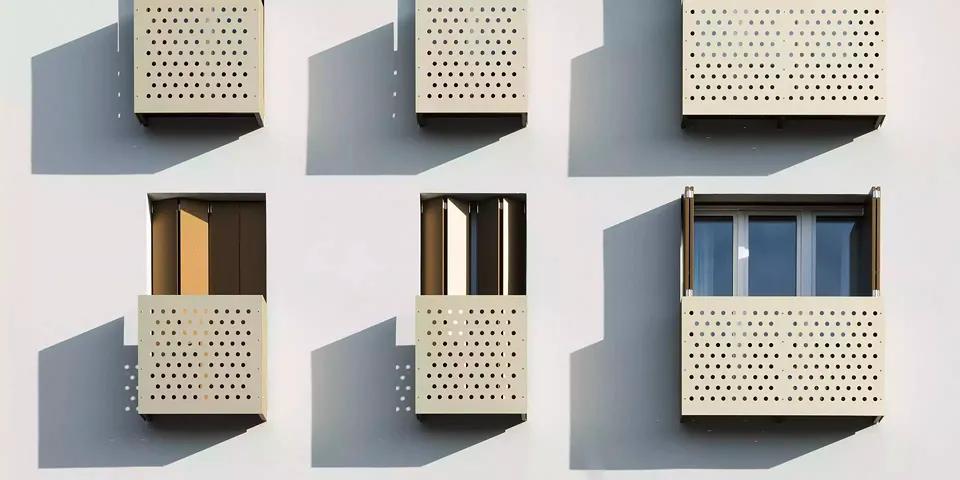 Westseite, französische Balkone