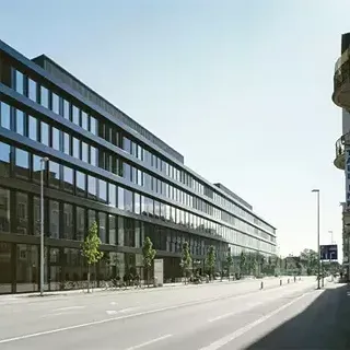Maison d’habitation et de commerce «perron1»