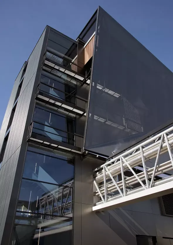 Vue extérieure Entrée passerelle technique (Photo michelbovay.ch)