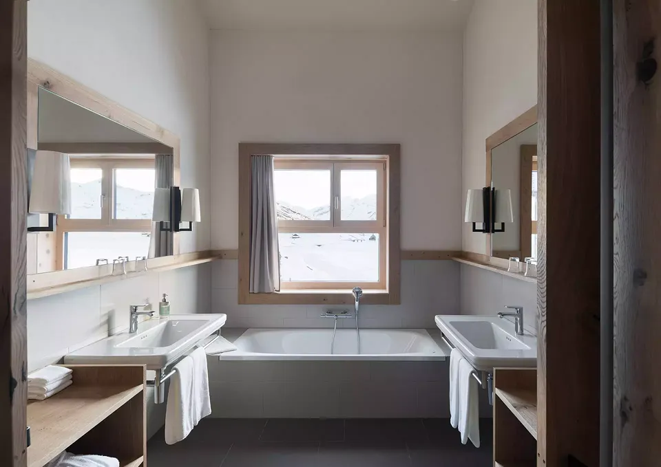 Hotelzimmer Bad