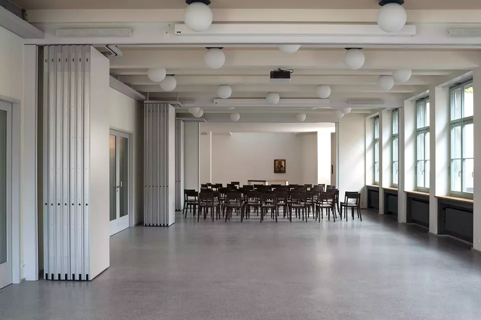 Saal und Kapelle