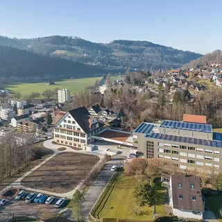 Umbau und Gesamtinstandsetzung Schulanlage Risi