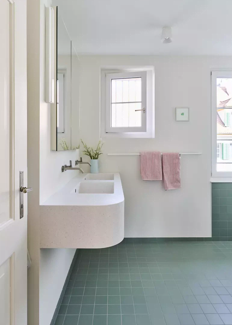 Salle de bains à l'étage supérieur