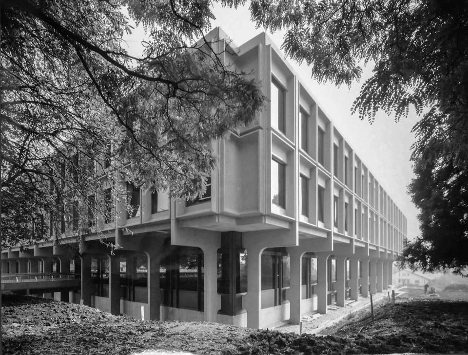 Historische Aufnahme des denkmalgeschützten Schulhauses