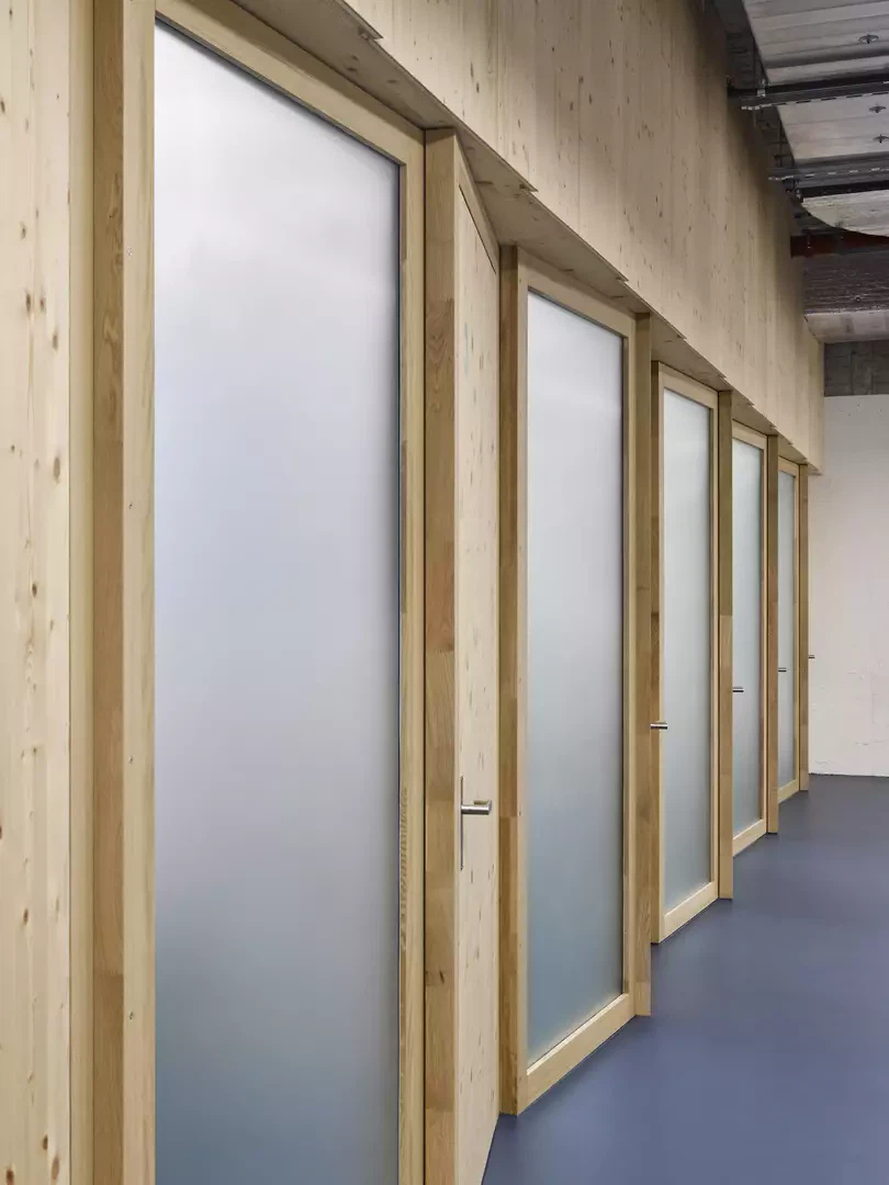 Gefaltete Wand – Holz