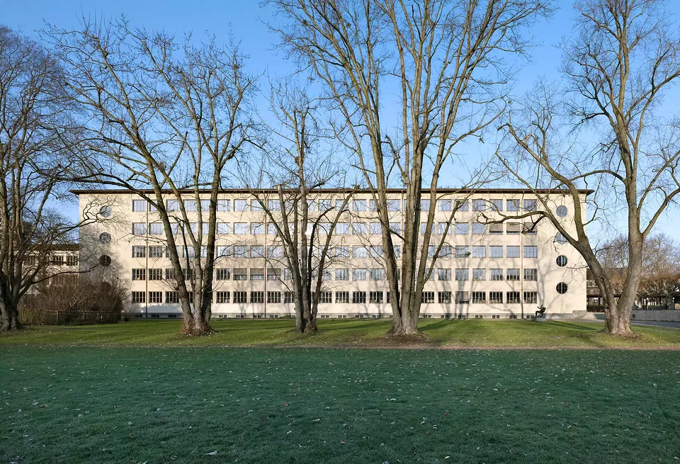 Aussenansicht Hauptgebäude