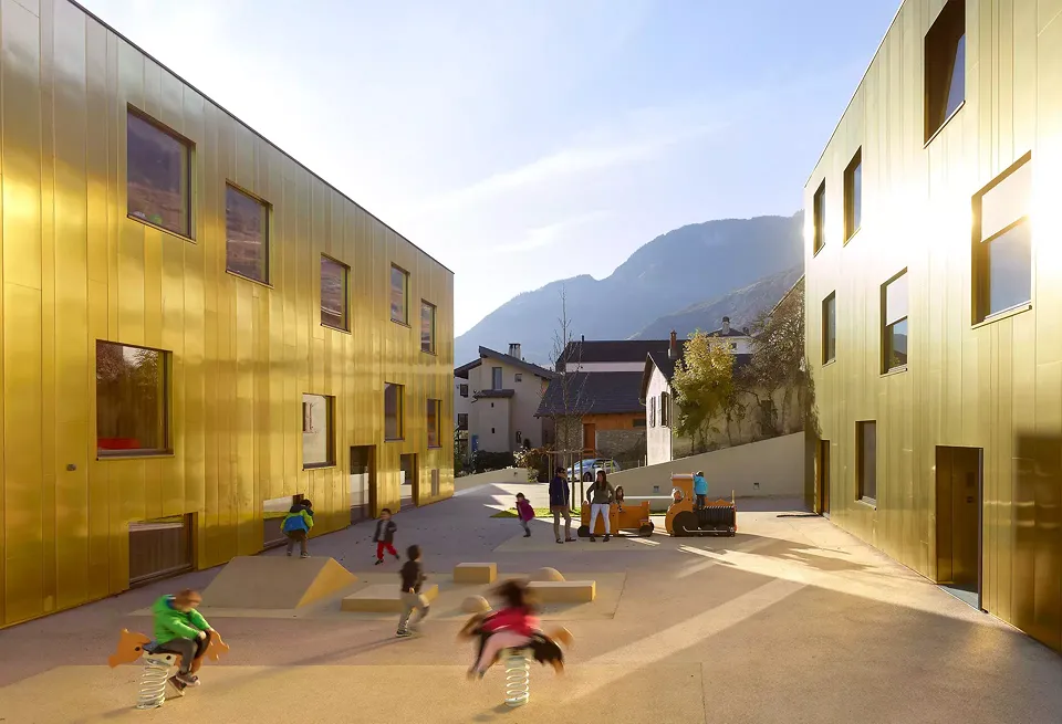 crèche vétroz uape cour