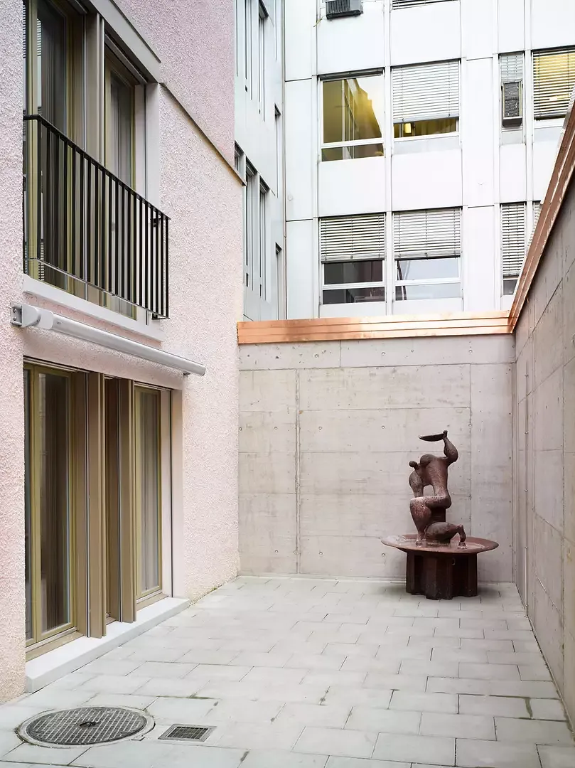 rez-de-chaussée, cour intérieure